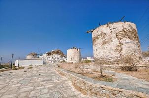 windmühle in chora auf der griechischen insel ios foto