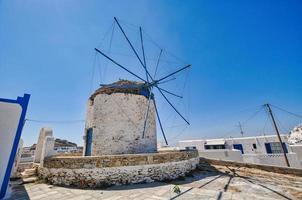 windmühle in chora auf der griechischen insel ios foto