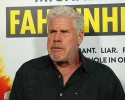 los angeles 19. september - ron perlman bei der fahrenheit 11 9 los angeles premiere im samuel goldwyn theater in ampas am 19. september 2018 in beverly hills, ca foto