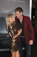 los angeles - 10 dez hayley roberts, david hasselhoff bei der the mule weltpremiere im village theater am 10. dezember 2018 in westwood, ca foto