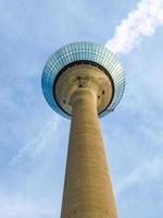 hdr düsseldorf rheinturm, deutschland foto