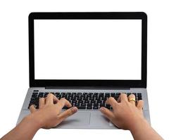 Drücken auf der Laptop-Tastatur. englische und thailändische Tastatur. Kunden können Anzeigen, Website-Seiten oder Informationen platzieren, die auf dem Telefonbildschirm angezeigt werden sollen. foto