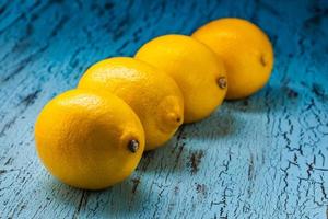 vier Zitronen