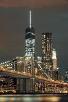 Manhattan in der Nacht foto