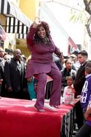 los angeles, 19. mai - chaka kahn bei der chaka kahn hollywood walk of fame star zeremonie auf dem hollywood blvd am 19. mai 2011 in los angeles, ca foto