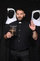 los angeles - 4.9. guillermo diaz bei der the nun-weltpremiere im tcl chinese theater imax am 4.9.2018 in los angeles, ca foto