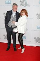 los angeles - 18. märz ian buchanan, patrika darbo auf der the bold and the beautiful 30th year party in cliftons downtown am 18. märz 2017 in los angeles, ca foto