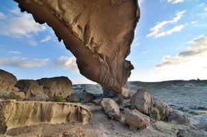 natürlicher Bogen in der Wüste foto