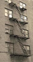 New York City Wohnung Treppe schwarz und weiß foto