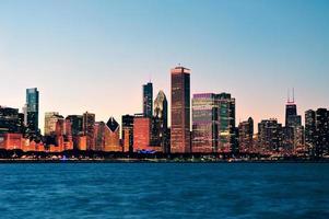 Chicago Skyline in der Abenddämmerung foto