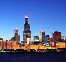 Chicago Skyline in der Abenddämmerung foto