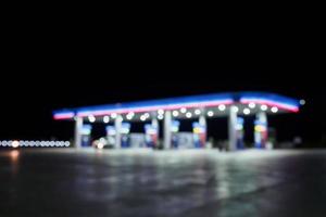 Tankstelle nachts verwischen foto