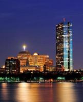 Boston Charles River in der Abenddämmerung foto