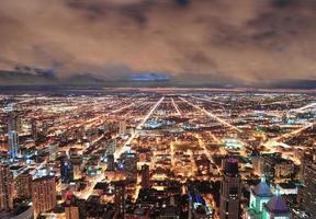 chicago städtische luftaufnahme in der abenddämmerung foto