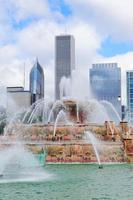 Skyline von Chicago mit Buckingham-Brunnen foto