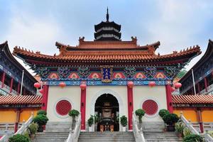 Blick auf den chinesischen Tempel foto