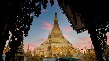 Shwedagon-Pagode in der Stadt Yangon, Myanmar foto