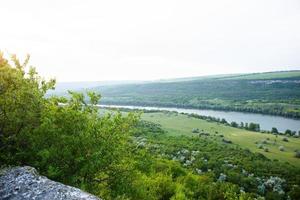 Fotografie mit schöner Natur aus Moldawien im Sommer. Landschaft in Europa. foto