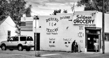 Seligman, Arizona, USA, 2011. Lebensmittelgeschäft in Seligman, Arizona foto