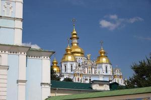 st. Michaels Kloster mit goldener Kuppel in Kiew, Ukraine foto