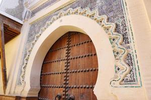Tür eines Gebäudes in Fez, Marokko foto