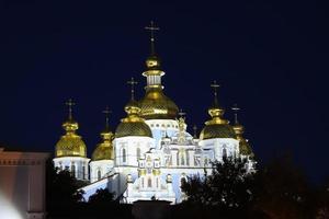 st. Michaels Kloster mit goldener Kuppel in Kiew, Ukraine foto