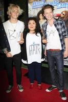 los angeles, 10. feb - ross lynch, raini rodriguez, calum worthy bei der bad hair day premiere screening in einem frank g wells theater, disney studio am 10. februar 2015 in burbank, ca foto