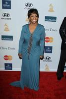 Los Angeles, 11. Februar – Gladys Knight kommt am 11. Februar 2012 zu der von Clive Davis veranstalteten Pre-Grammy-Party im Beverly Hilton Hotel in Beverly Hills, ca foto