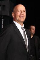 los angeles, 31. jan - bruce willis bei der enthüllungsveranstaltung für das wandgemälde a good day to die hard in den fox studios des 20. jahrhunderts am 31. januar 2013 in los angeles, ca. foto