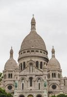 die äußere architektur von sacre coeur, montmartre, paris, frankreich foto