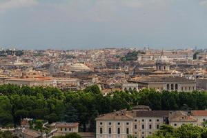 Reiseserie - Italien. Blick über die Innenstadt von Rom, Italien. foto