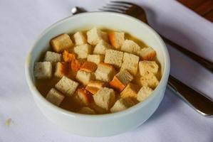 Suppe mit Croutons foto