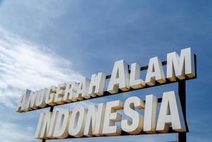 Naturlandschaft im Touristengebiet Karang Tawulan Beach, Tasikmalaya, Indonesien foto