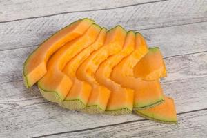 in Scheiben geschnittene leckere süße Melone in Scheiben geschnitten foto