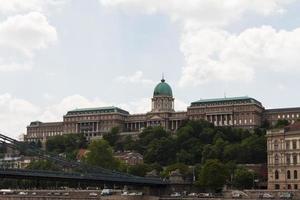 historischer königspalast in budapest foto