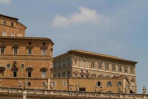 Gebäude im Vatikan, dem Heiligen Stuhl in Rom, Italien. Teil des Petersdoms. foto