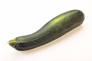 leckere junge organische natürliche Zucchini foto