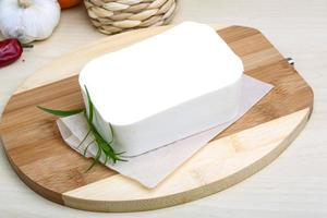 Feta-Käse auf Holz foto