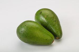 zwei reife exotische Avocado-Gemüse foto