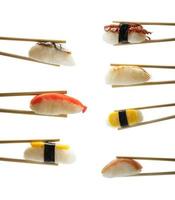 Sushi mit Stäbchen foto