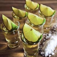 Tequila, Limette und Salz foto