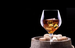 Cognac oder Brandy auf einem Holzfass