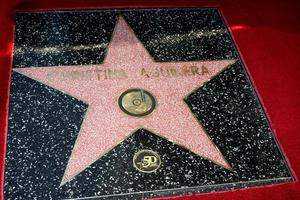 los angeles 15. nov - christina aguilera wof star auf dem hollywood walk of fame sternzeremonie für christina aguilera im hard rock cafe bürgersteig am 15. november 2010 in los angeles, ca foto