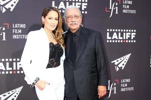 los angeles 2. juni - jaina lee ortiz, edward james olmos beim 7. und union premiere los angeles latino international film festival am 2. juni 2021 in los angeles, ca foto