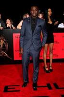 los angeles, 18. nov - dayo okeniyi bei der the hunger games - fangfeuer premiere im nokia theater am 18. november 2013 in los angeles, ca foto