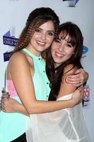 los angeles, 19. oktober - jen lilley, haley pullos bei der ersten alljährlichen sterne streichen kindesmissbrauchsveranstaltung zugunsten der kinderhilfe im pinz bowling center am 19. oktober 2014 in studio city, ca foto