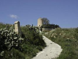 die insel gozo im mittelmeer foto