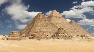 Pyramidenkomplex von Gizeh in Kairo, Ägypten foto