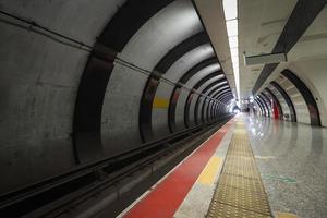 innerhalb einer Metrostation foto