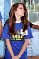 los angeles, 8. märz - haley pullos beim 5. alljährlichen allgemeinen krankenhaushabitat forhumanity fan build day an einem privaten ort am 8. märz 2014 in lynwood, ca foto